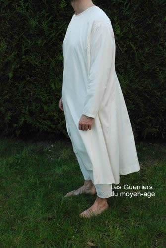 chemise médiévale 1190 - 1250